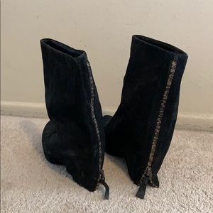 Vera Wang fold over platform boots size 10